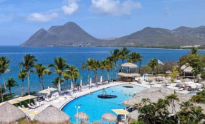 studio bord de mer vue splendide et piscine